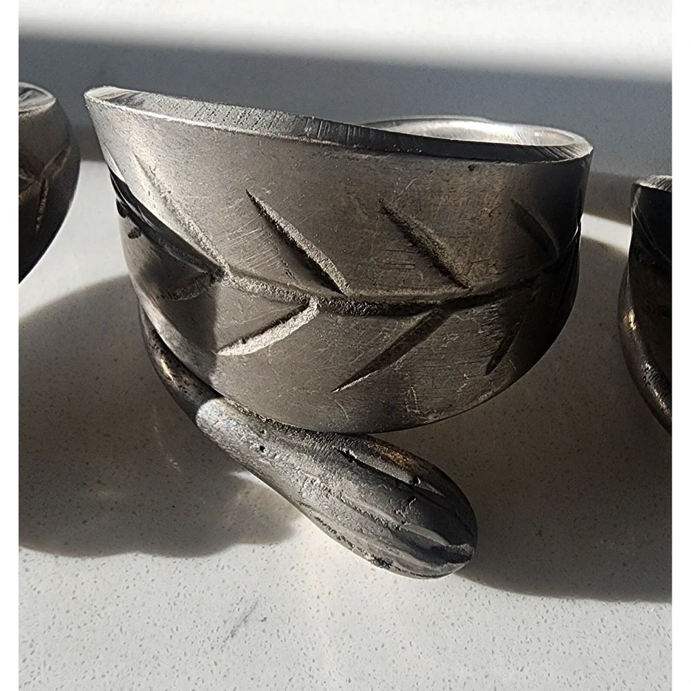 Silver Pewter Metal Leaf Wrap‎ Napkin Rings Set Of 8 Kemp & Beatley?